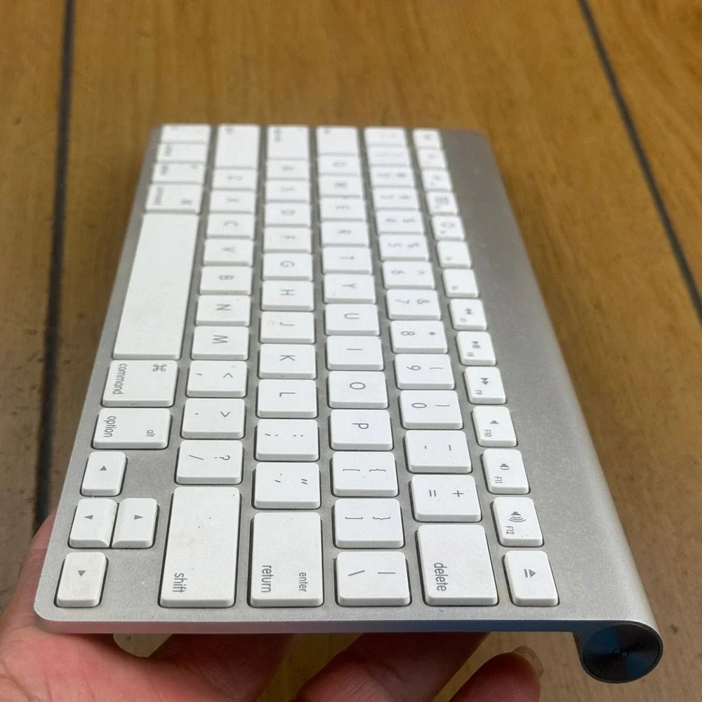 Apple‎ Wireless Keyboard Silver White Bluetooth Model A1314 Mac iPad parts